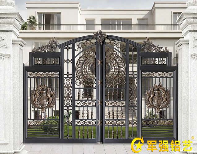 庭院門(mén)廠家軍強(qiáng)門(mén)業(yè)解讀：門(mén)企做促銷(xiāo)一定要立足市場(chǎng)！